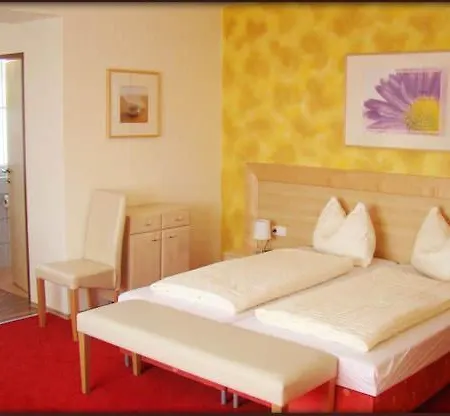 Guest house Neues Gastehaus Und Hotel-pension Zum Gmoana 3*