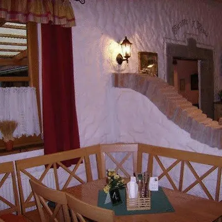 Neues Gastehaus Und Hotel-pension Zum Gmoana 3*